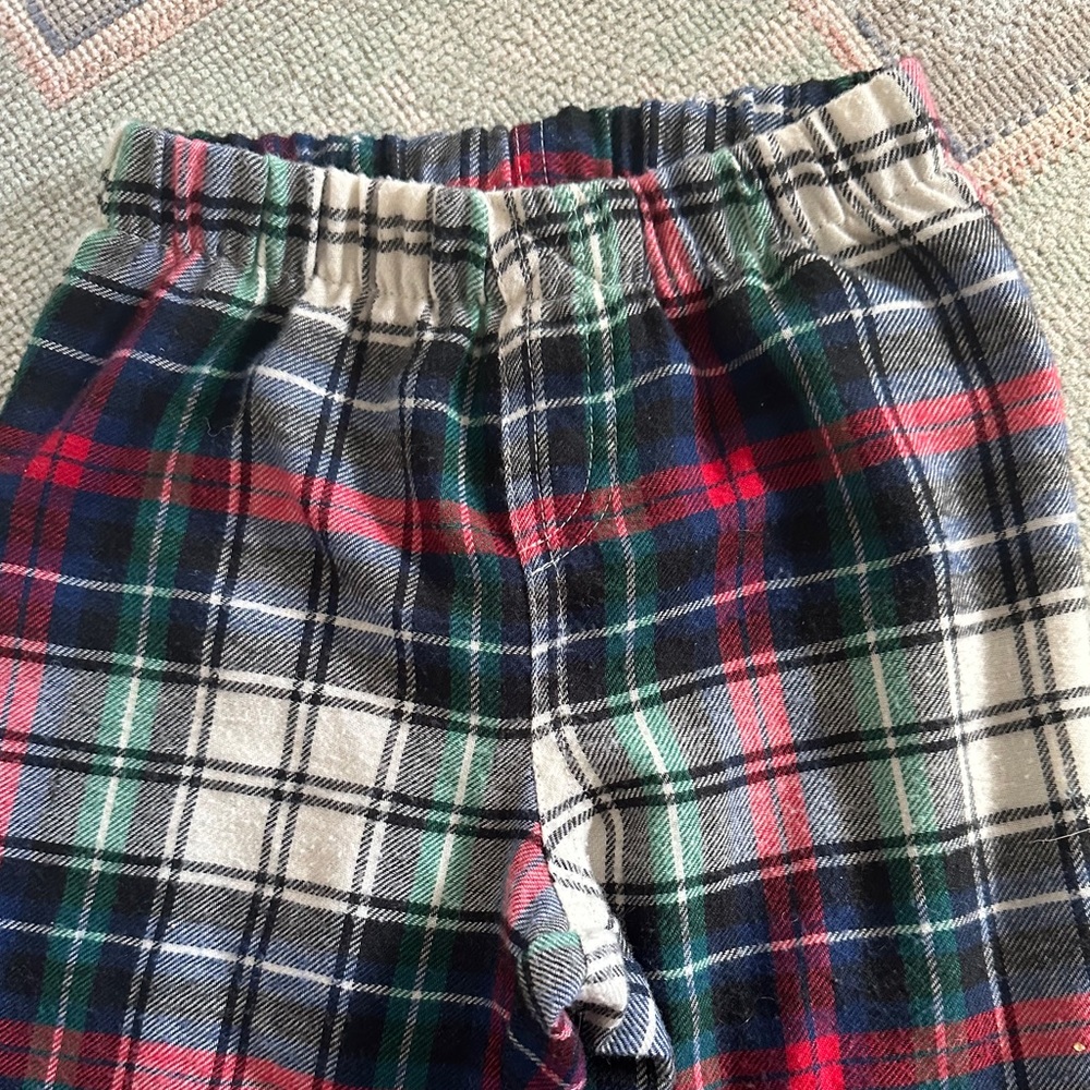 Gap Kids • Plaid Christmas PJ set - Picture 3 of 3
